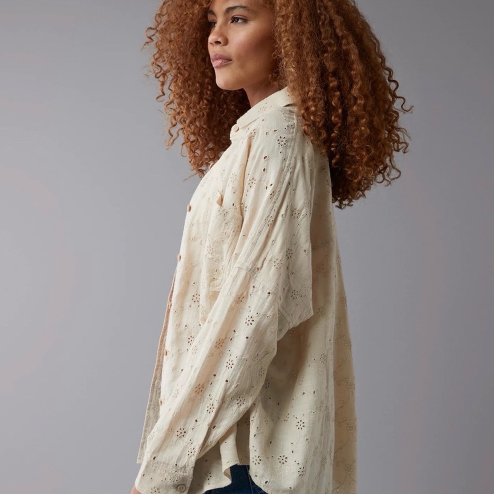 BOHO STYLE, AE OVERSIZED EYELET TOP OATMEAL COLOR, SIZE M